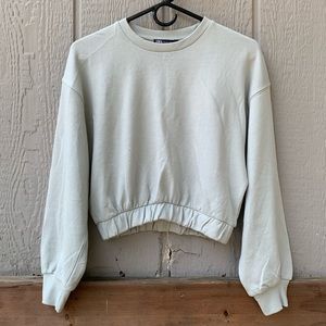Zara cropped long sleeve crew neck elastic sweater